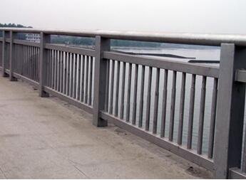 橋梁護欄.jpg 橋梁護欄.jpg
