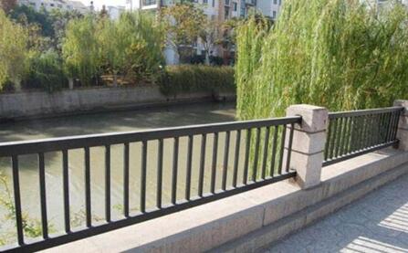 河道護(hù)欄.jpg 河道護(hù)欄.jpg